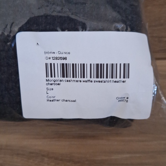 Quince Mongolian Cashmere Waffle Sweatshirt Heathered Charcoal L - Picture 3 of 3